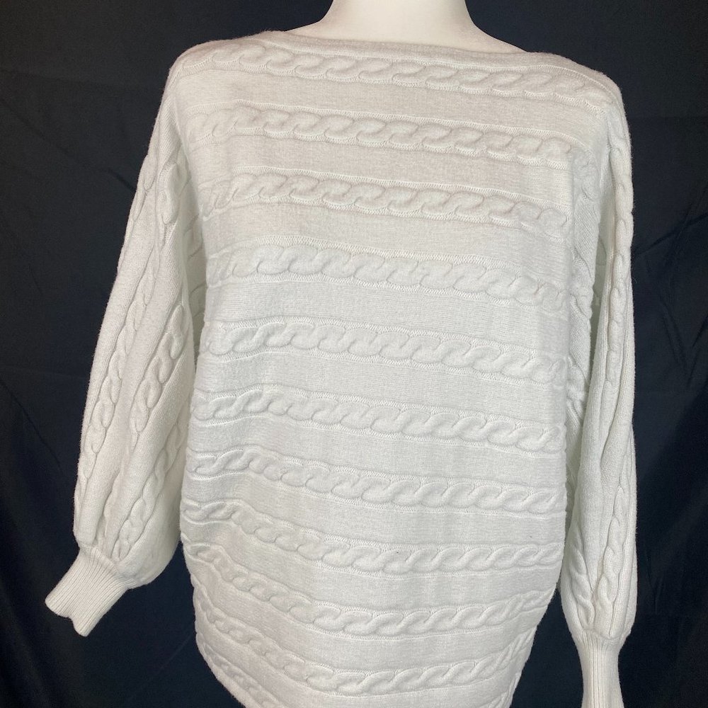 Vine & Love Ivory Boatneck Oversized Pullover Sweater, Size M.